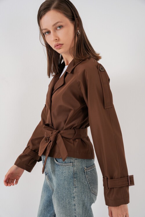 Kadın Kemerli Kısa Trençkot 5970 - Kahverengi