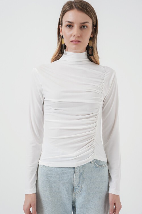 938 Büzgü Detaylı Dik Yaka Sandy Bluz - Beyaz