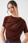 Büzgü Detaylı Kısa Kol Sandy Bluz 945 - Kahverengi