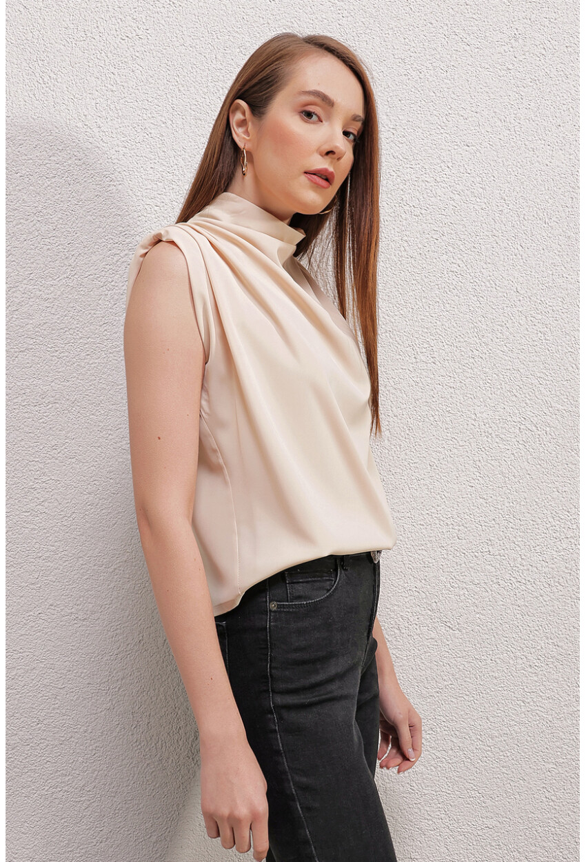 0462 Vatkalı Saten Bluz