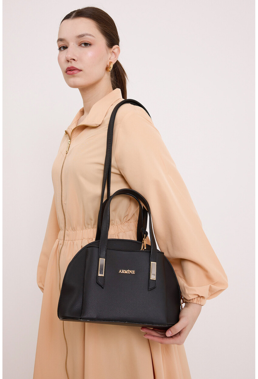 010159 Strappy Shoulder Bag