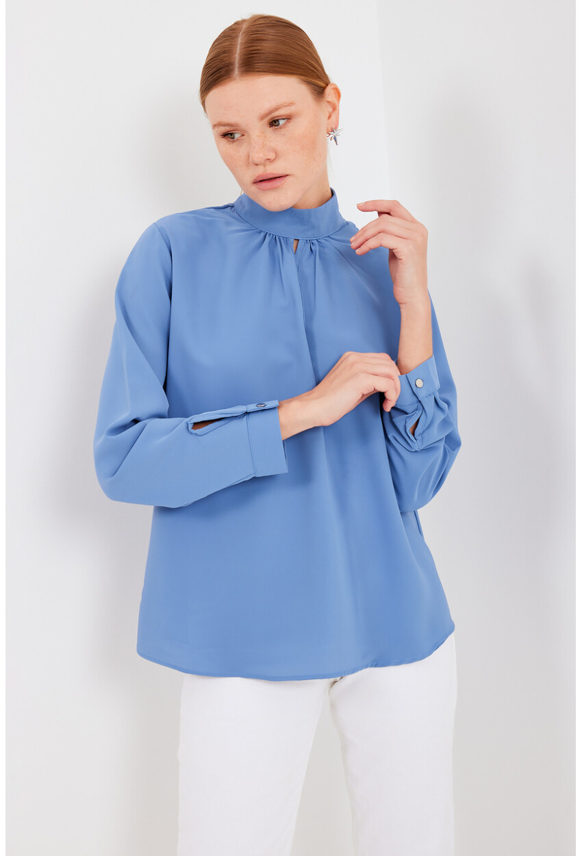 0418 Blouse With Cut-Out Detail