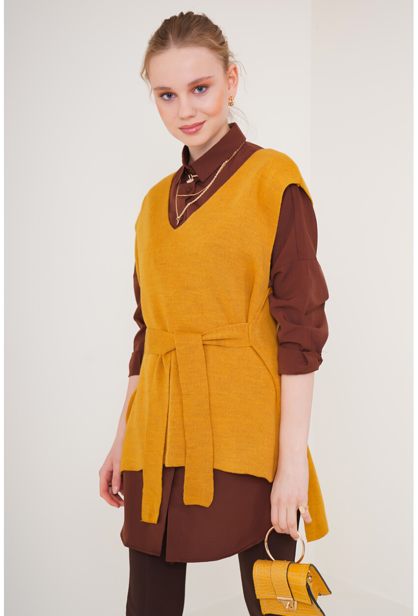 15760 Knit Vest With Belt