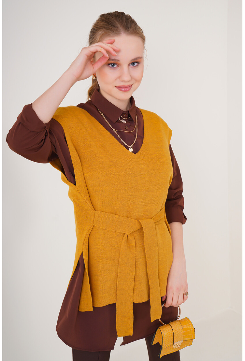 15760 Knit Vest With Belt