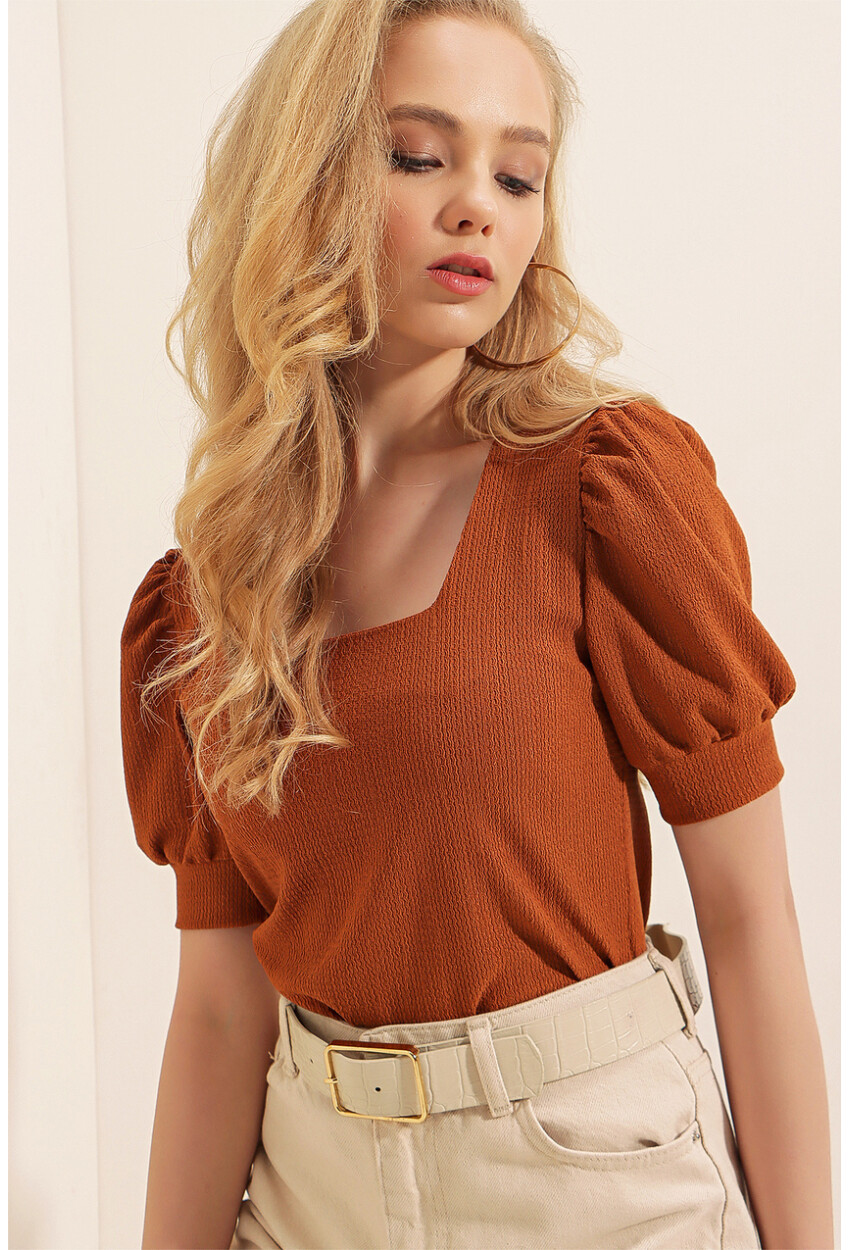 0409 Square Neck Knit Blouse