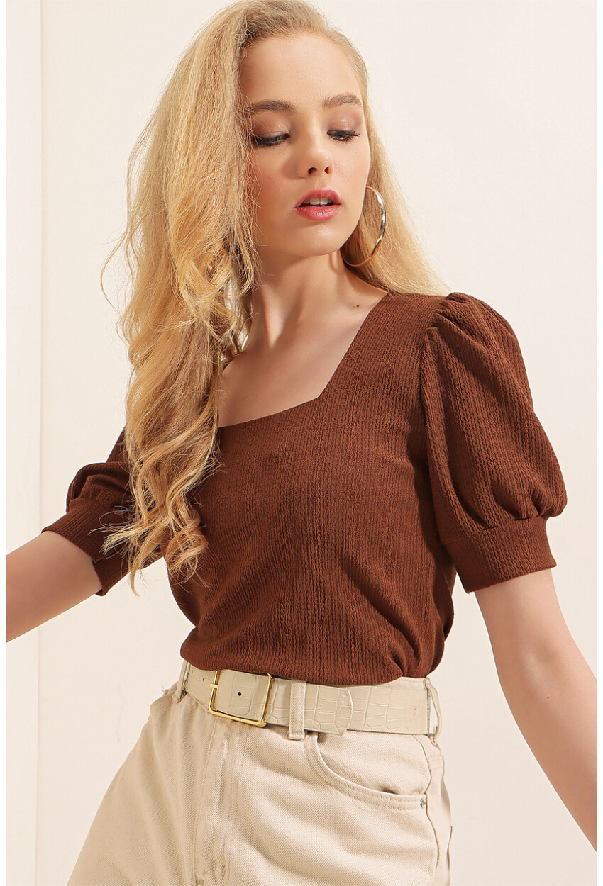 0409 Square Neck Knit Blouse