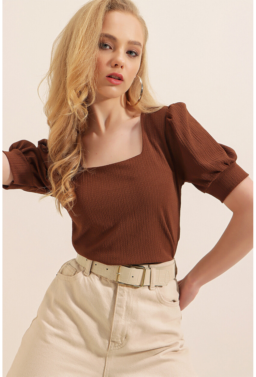 0409 Square Neck Knit Blouse