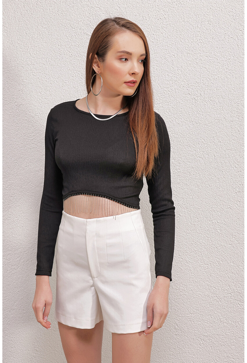 0444 Crop Blouse With Chain Detail