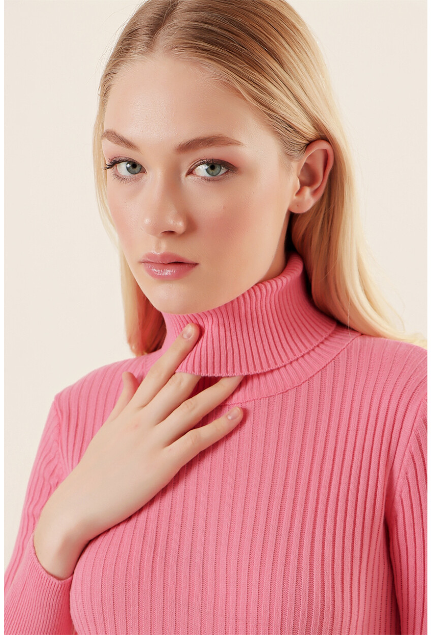 10311 Turtleneck Knit Sweater