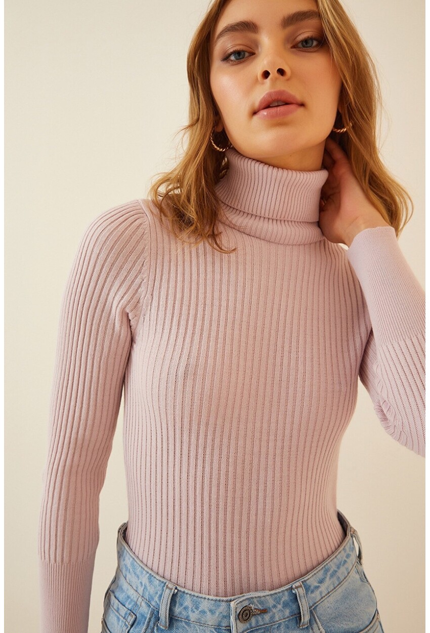 10311 Turtleneck Knit Sweater