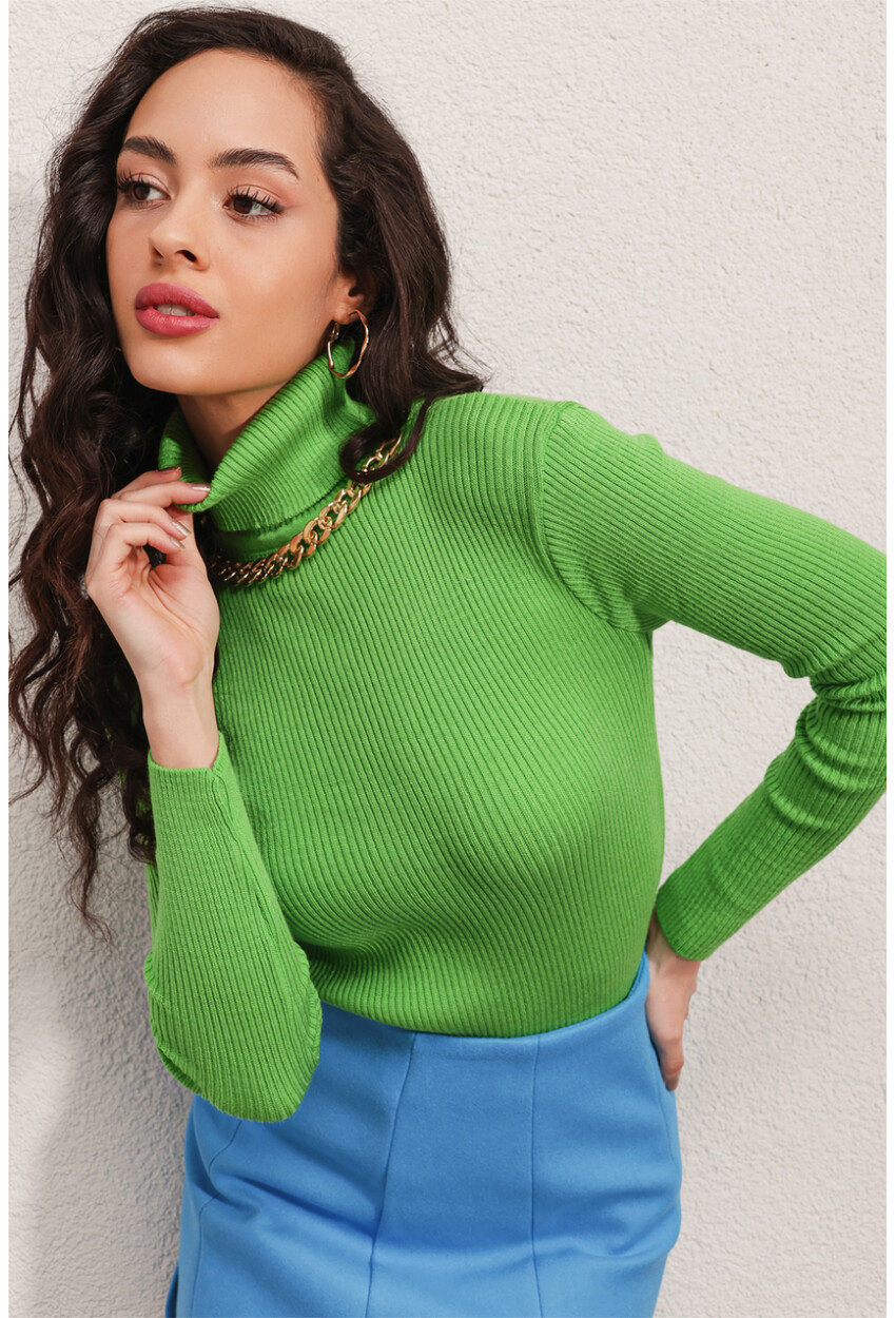 15478 Turtleneck Sweater With Chain Detail