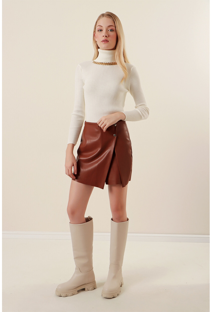 15478 Turtleneck Sweater With Chain Detail