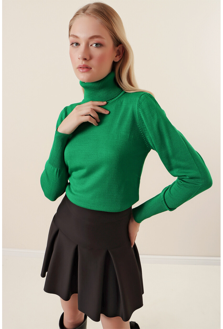 15747 Turtleneck Knit Sweater