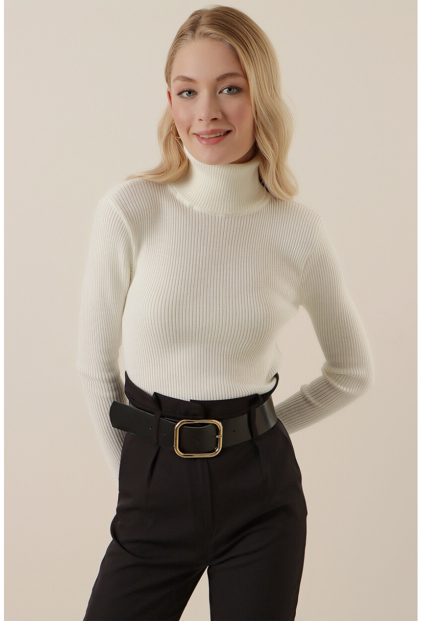 15796 Turtleneck Ribbed Sweater