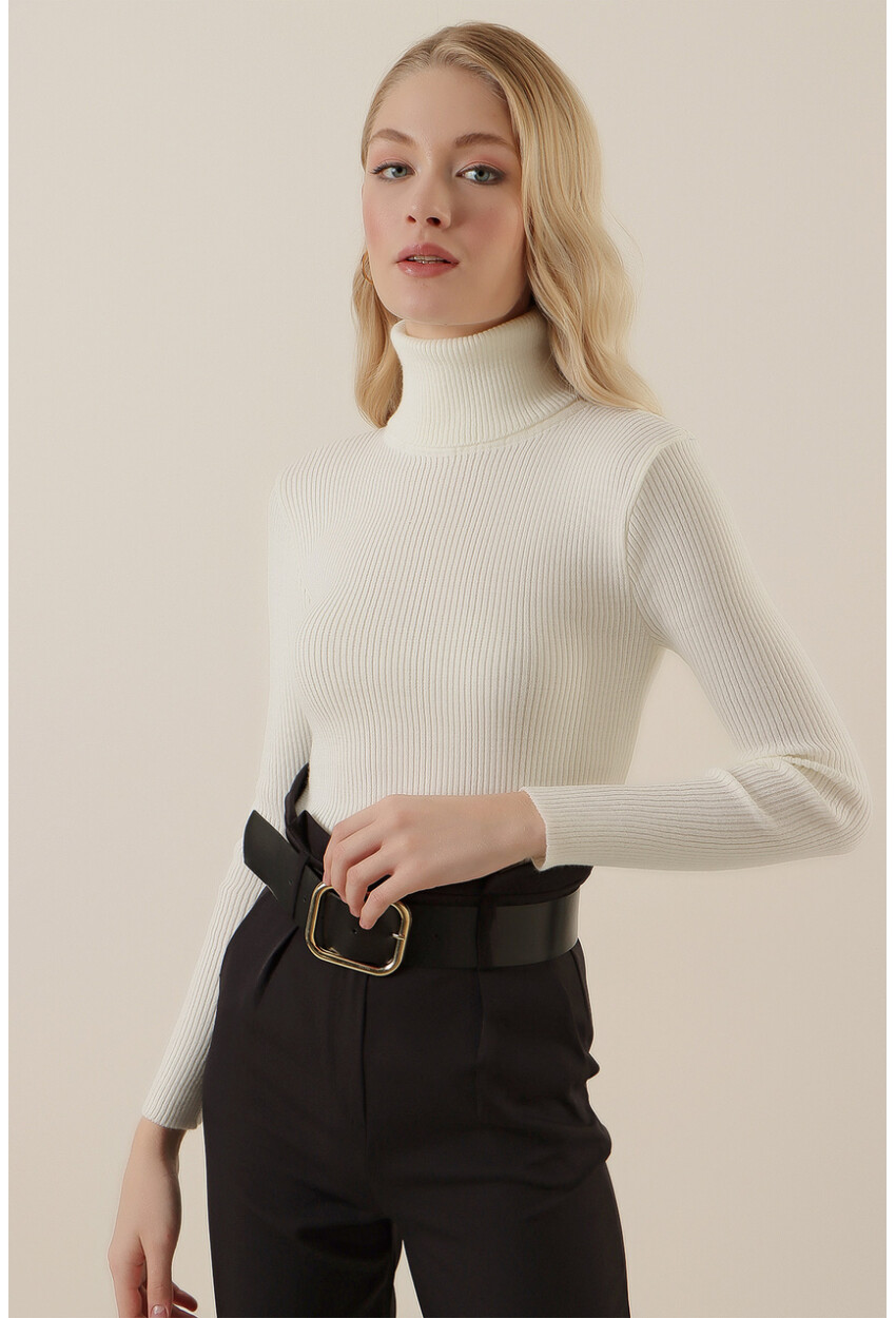 15796 Turtleneck Ribbed Sweater