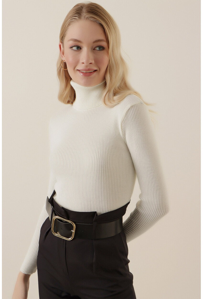 15796 Turtleneck Ribbed Sweater