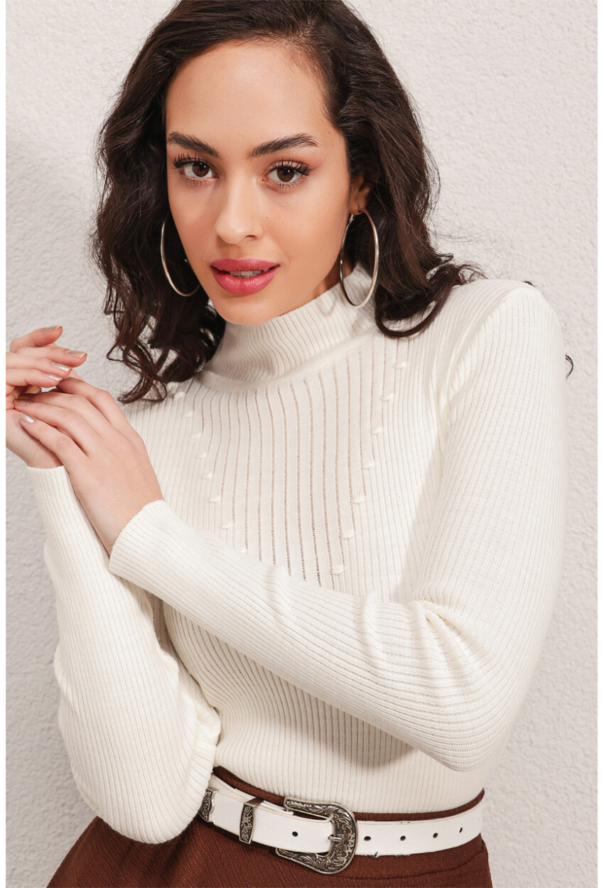 15800 Turtleneck Ribbed Sweater