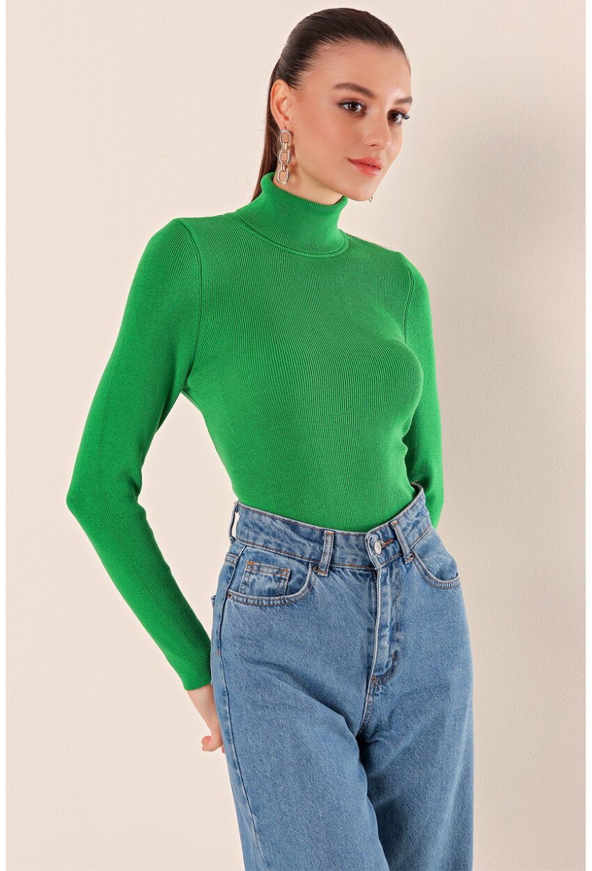 15825 Turtleneck Knit Sweater