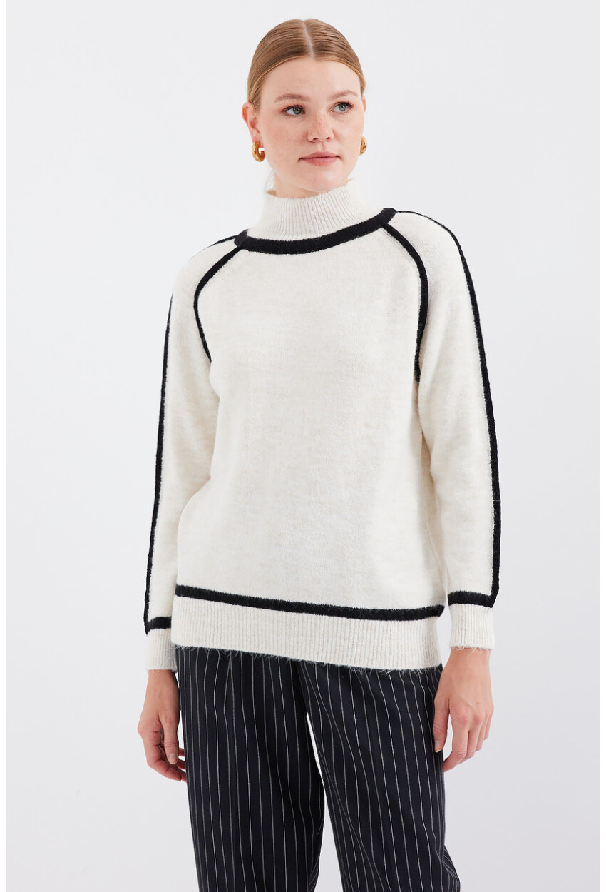 15879 Striped Oversized Knit Sweater