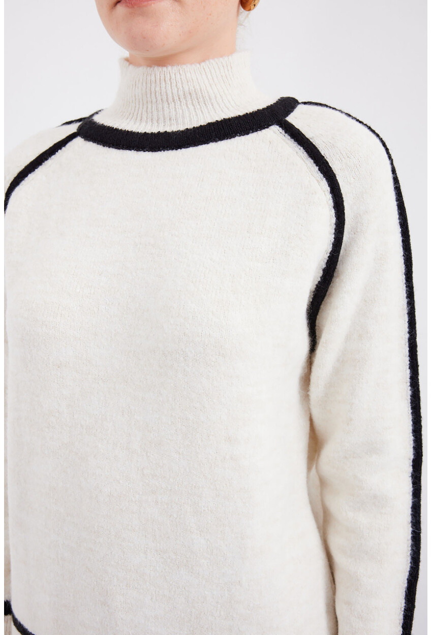 15879 Striped Oversized Knit Sweater