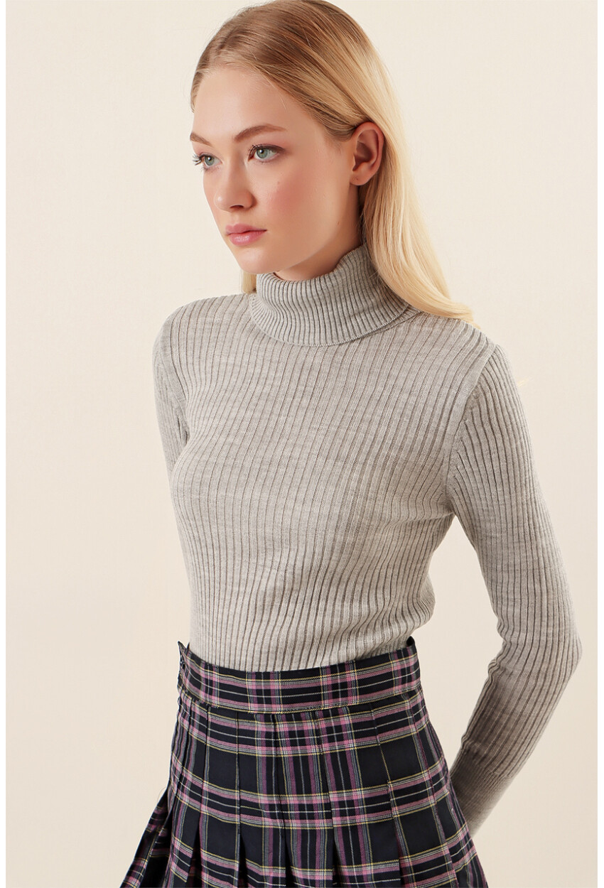 10311 Turtleneck Knit Sweater