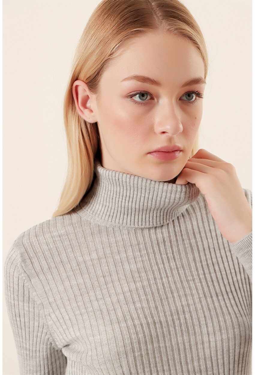 10311 Turtleneck Knit Sweater