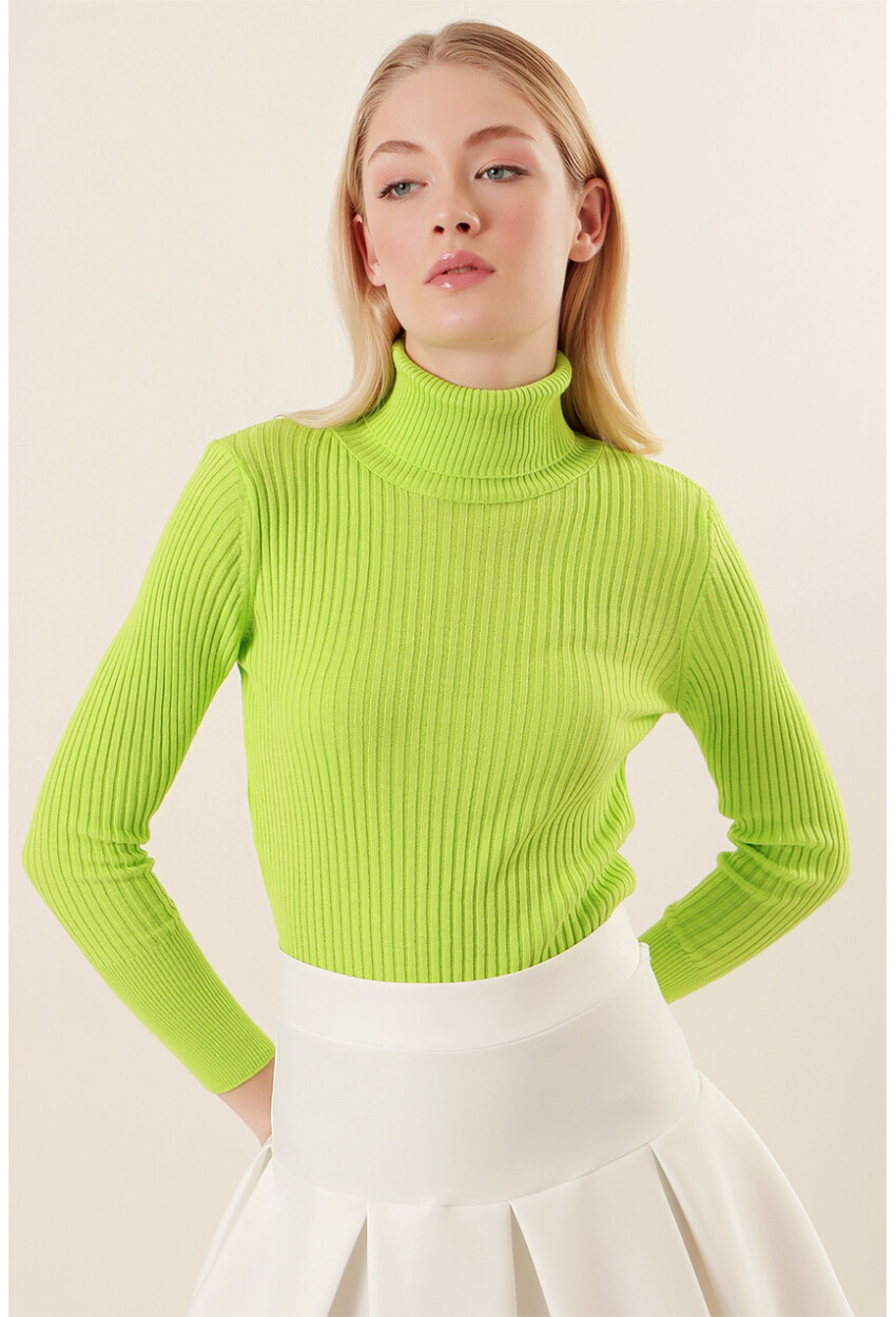 10311 Turtleneck Knit Sweater