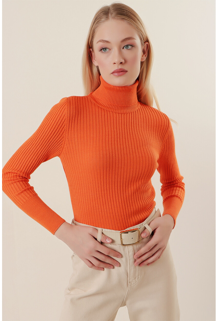 10311 Turtleneck Knit Sweater