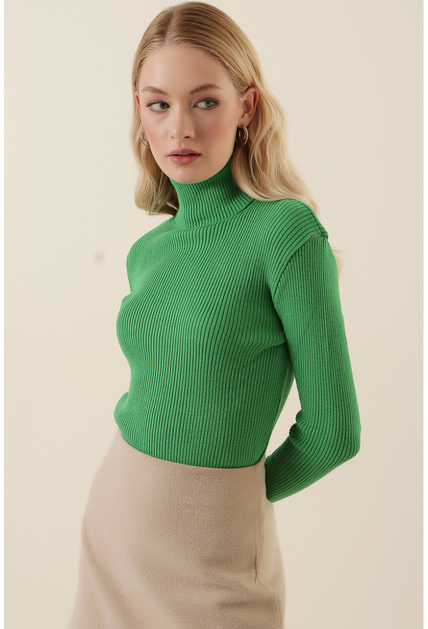 15796 Turtleneck Ribbed Sweater