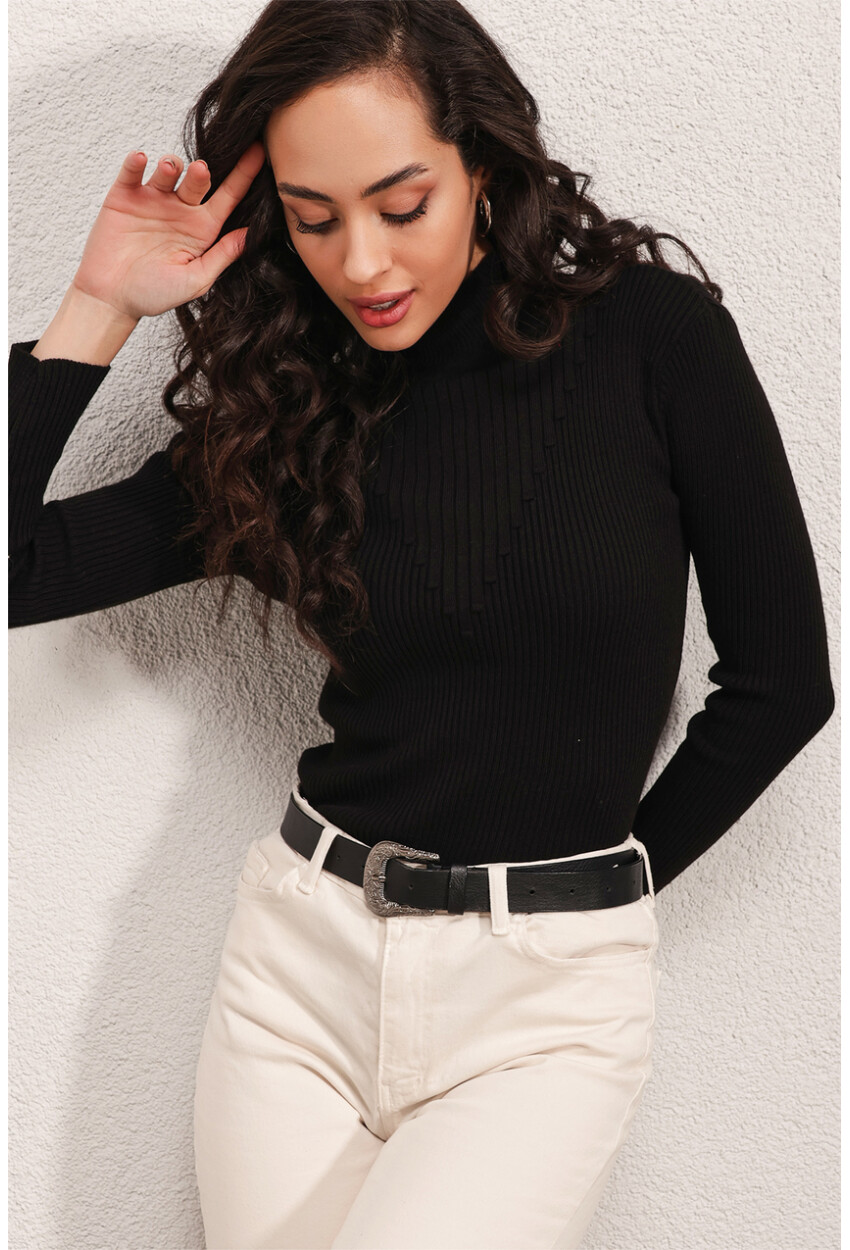 15800 Turtleneck Ribbed Sweater