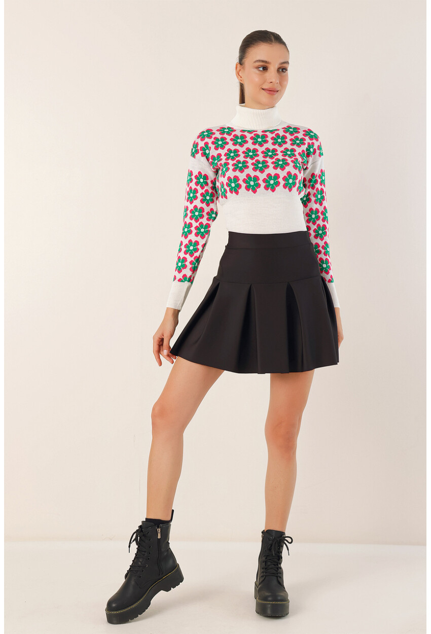 15801 Turtleneck Patterned Crop Sweater