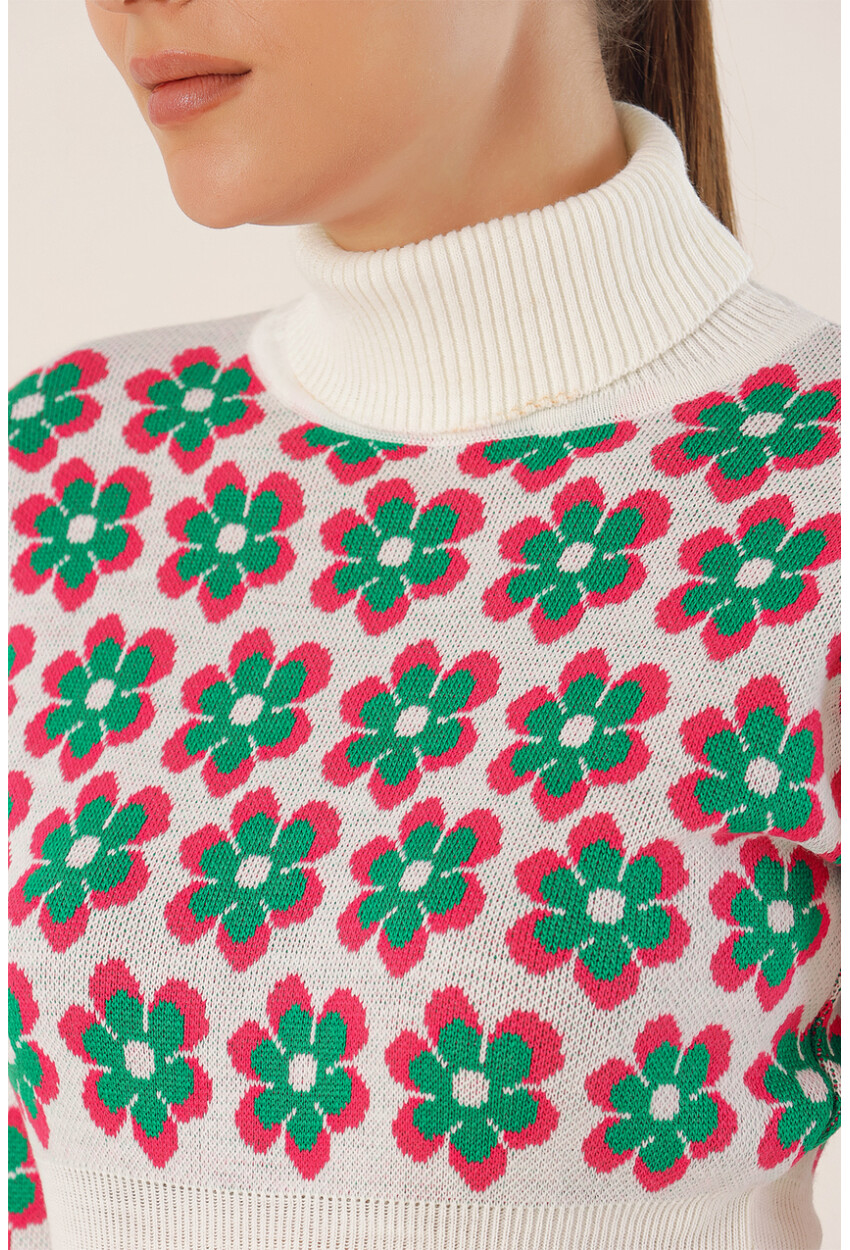 15801 Turtleneck Patterned Crop Sweater