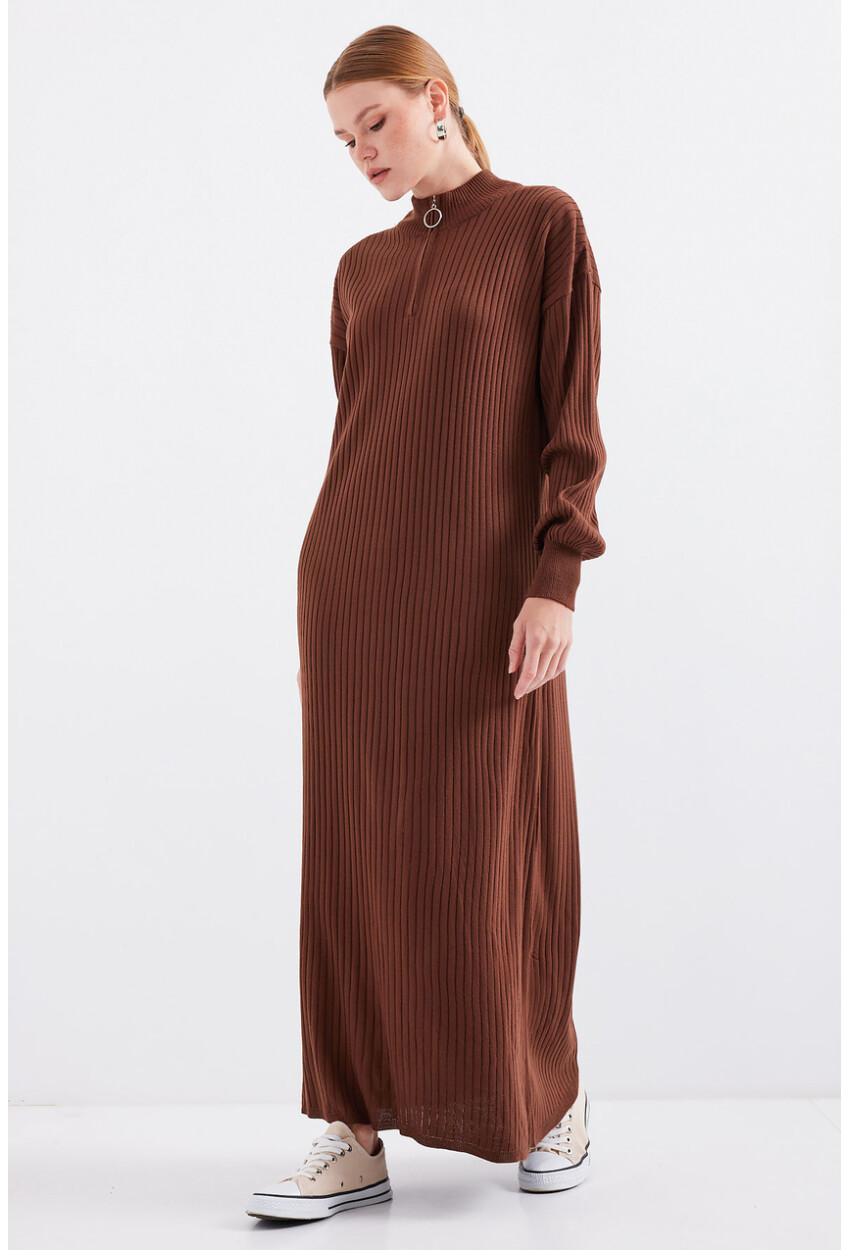 15839 Full-Length Knit Dress