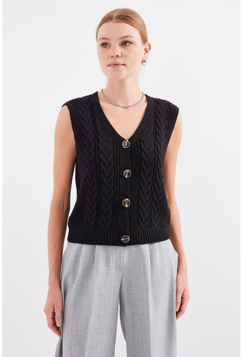 15882 Buttoned Short Knit Vest