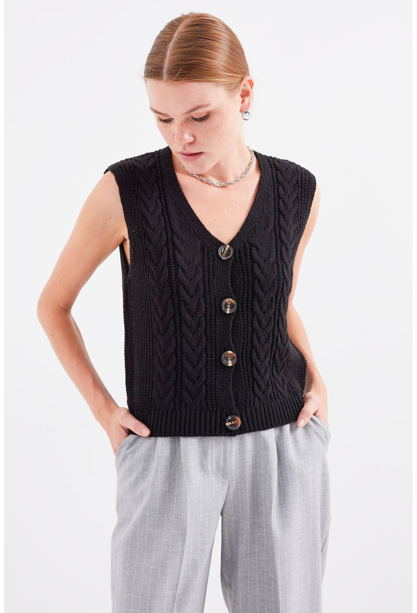 15882 Buttoned Short Knit Vest