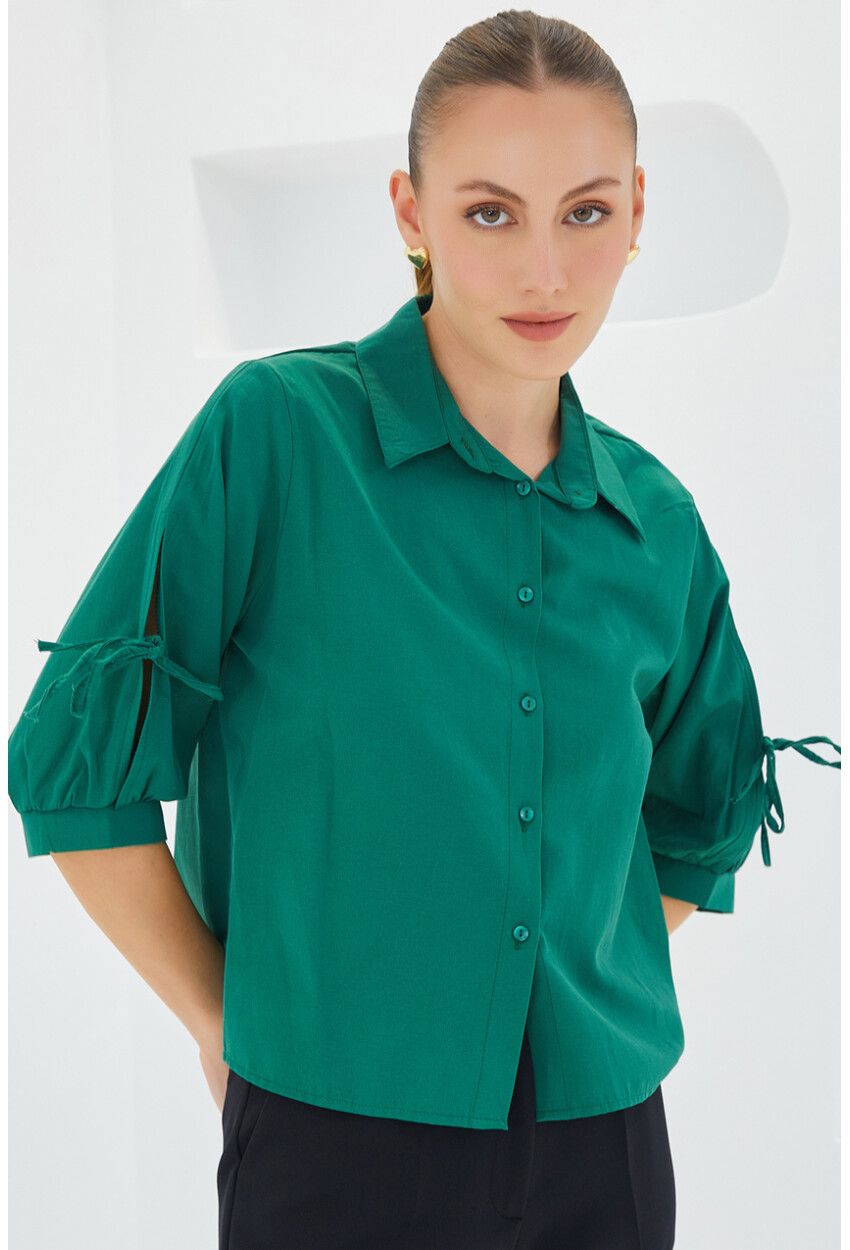 20246 Cropped Shirt With Sleeve Detail