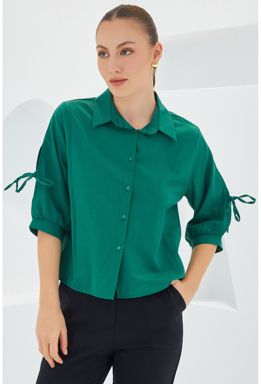 20246 Cropped Shirt With Sleeve Detail