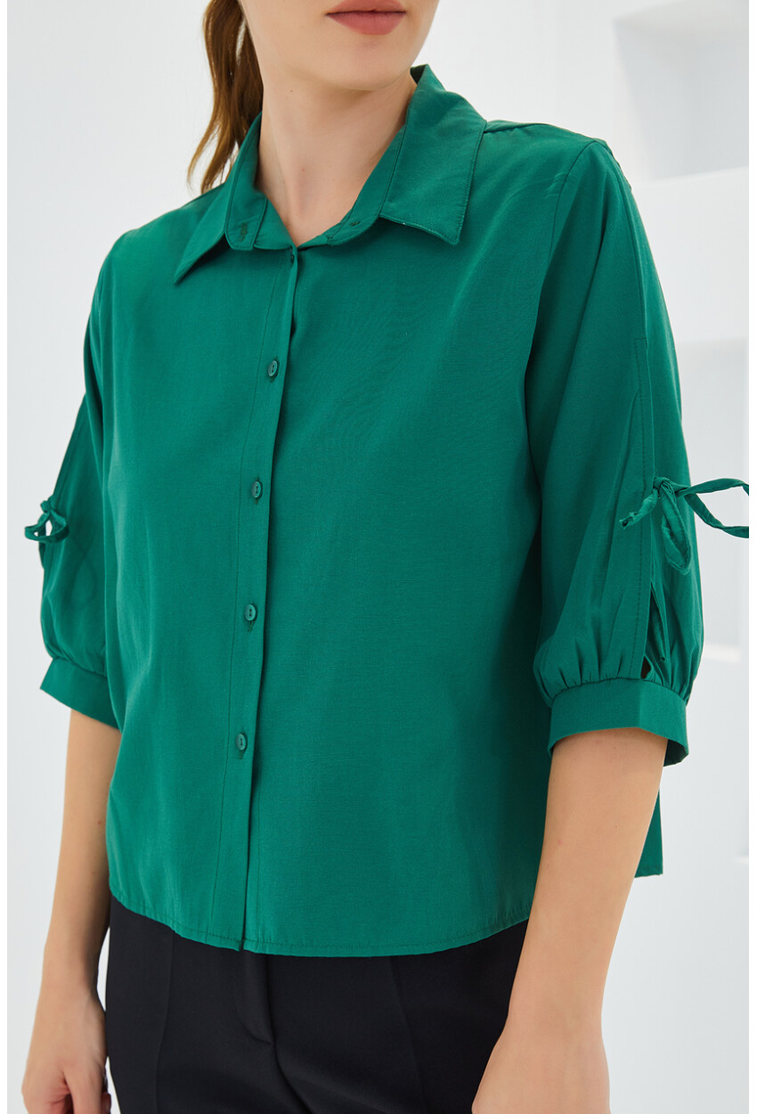 20246 Cropped Shirt With Sleeve Detail