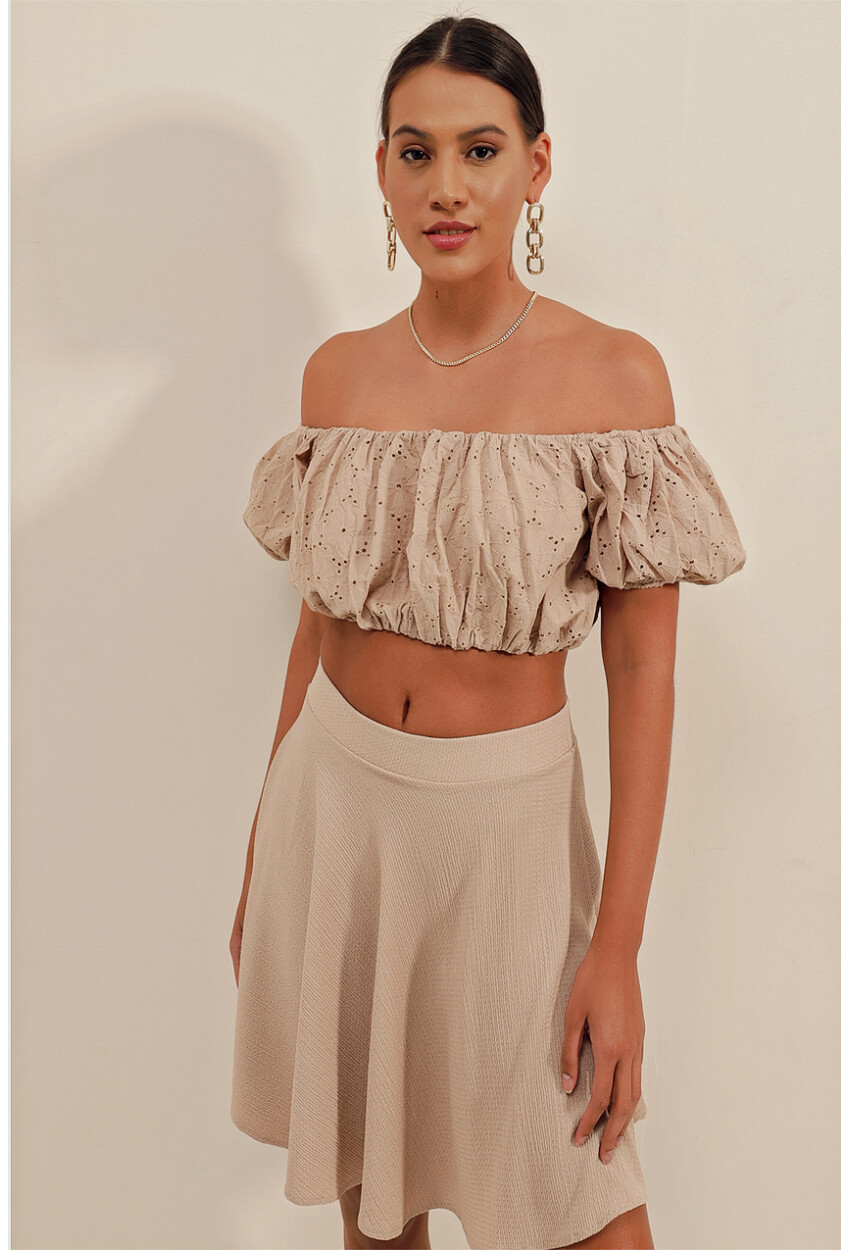 0481 Eyelet Strapless Blouse