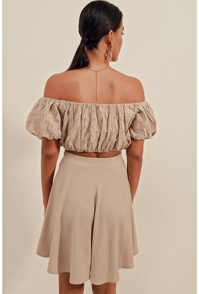 0481 Eyelet Strapless Blouse