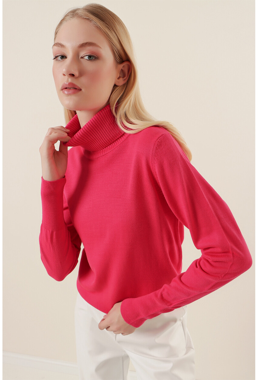 15747 Turtleneck Knit Sweater