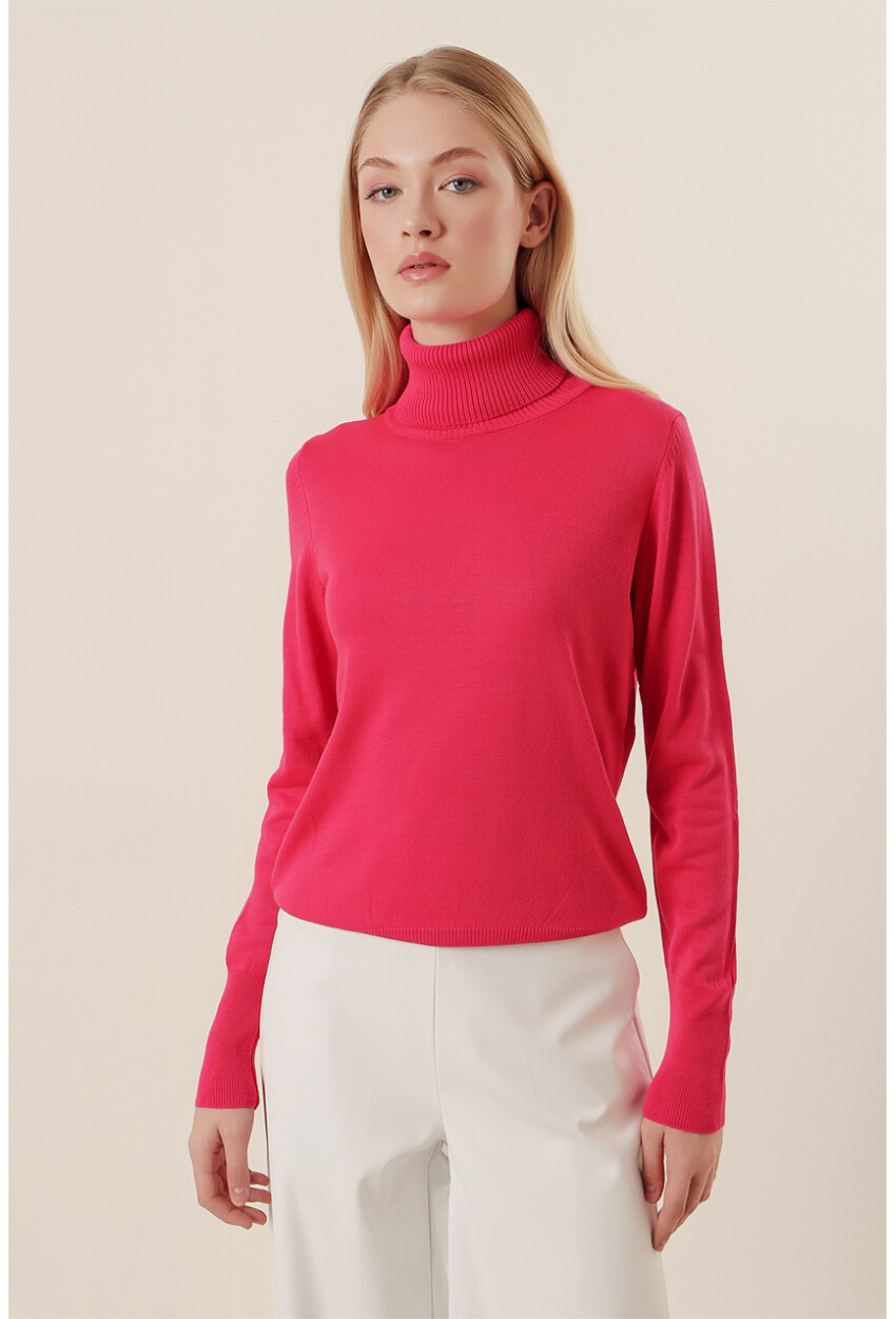 15747 Turtleneck Knit Sweater