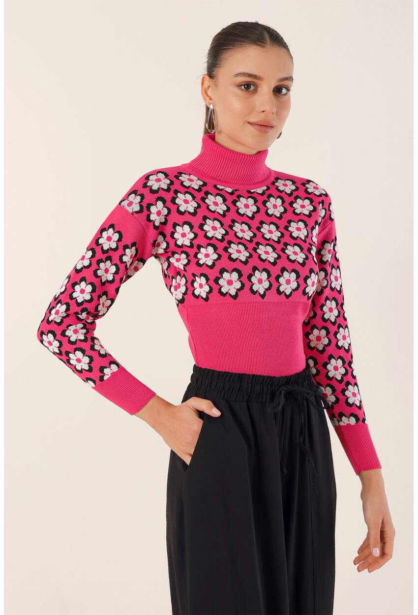 15801 Turtleneck Patterned Crop Sweater