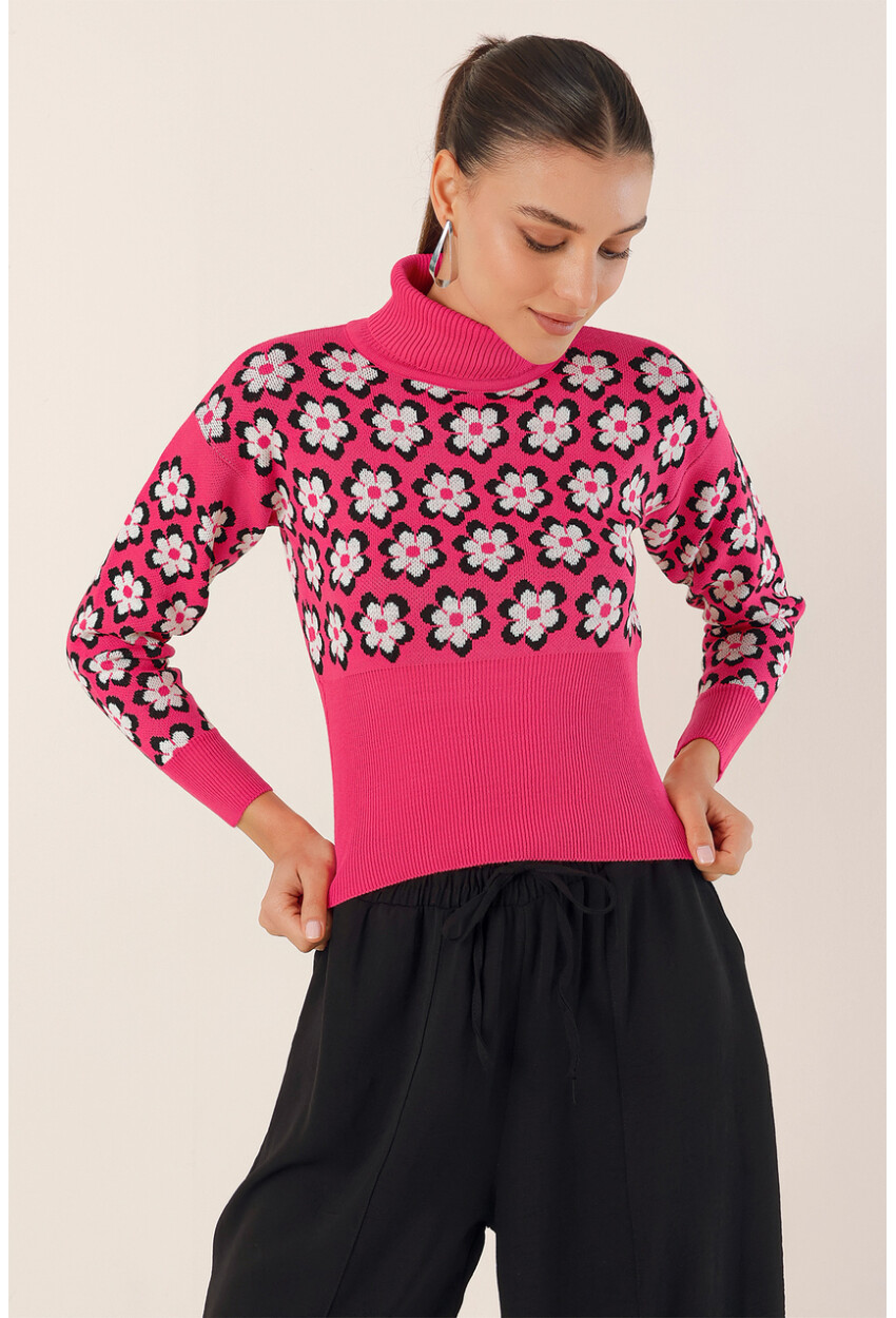 15801 Turtleneck Patterned Crop Sweater