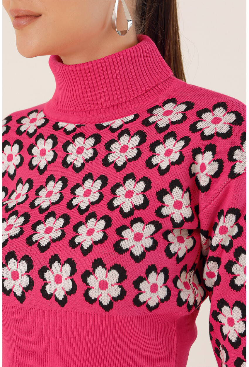 15801 Turtleneck Patterned Crop Sweater