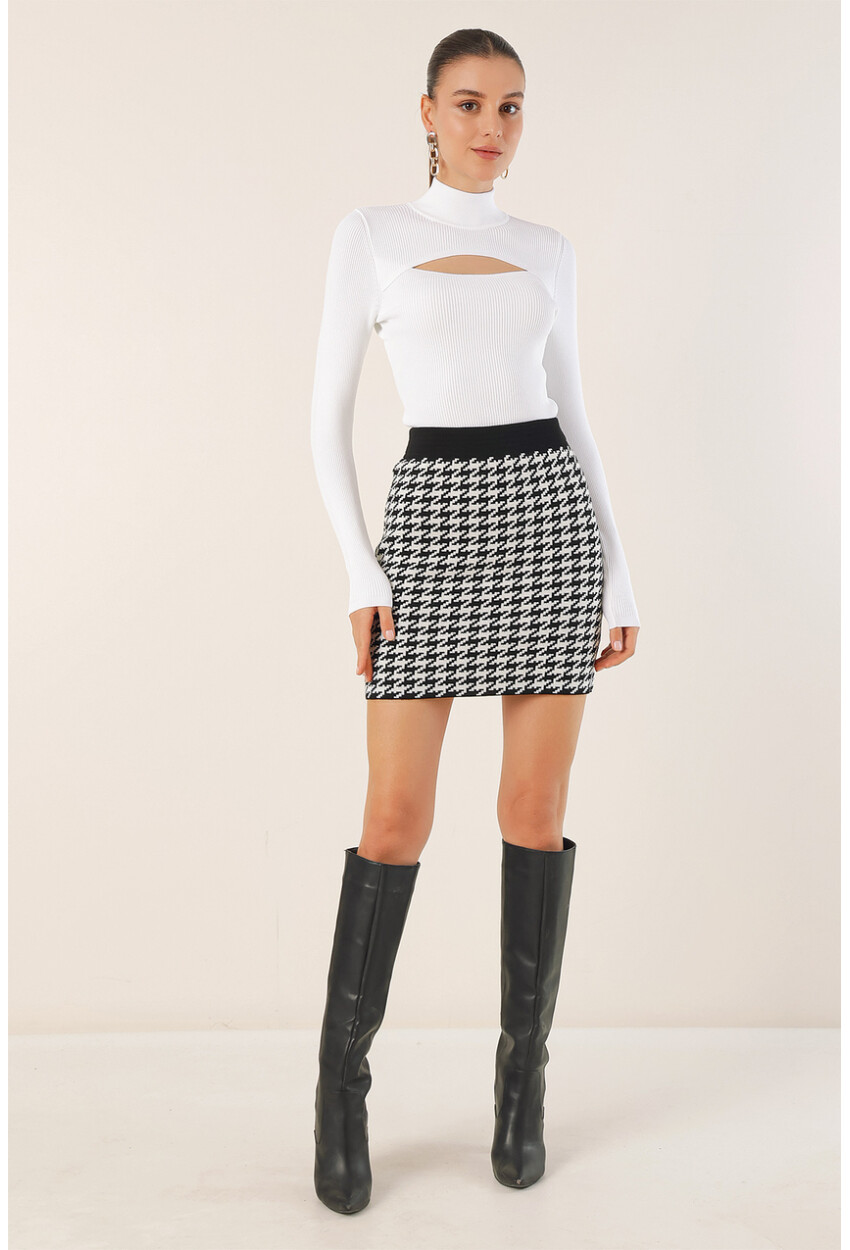 15834 Patterned Mini Knit Skirt