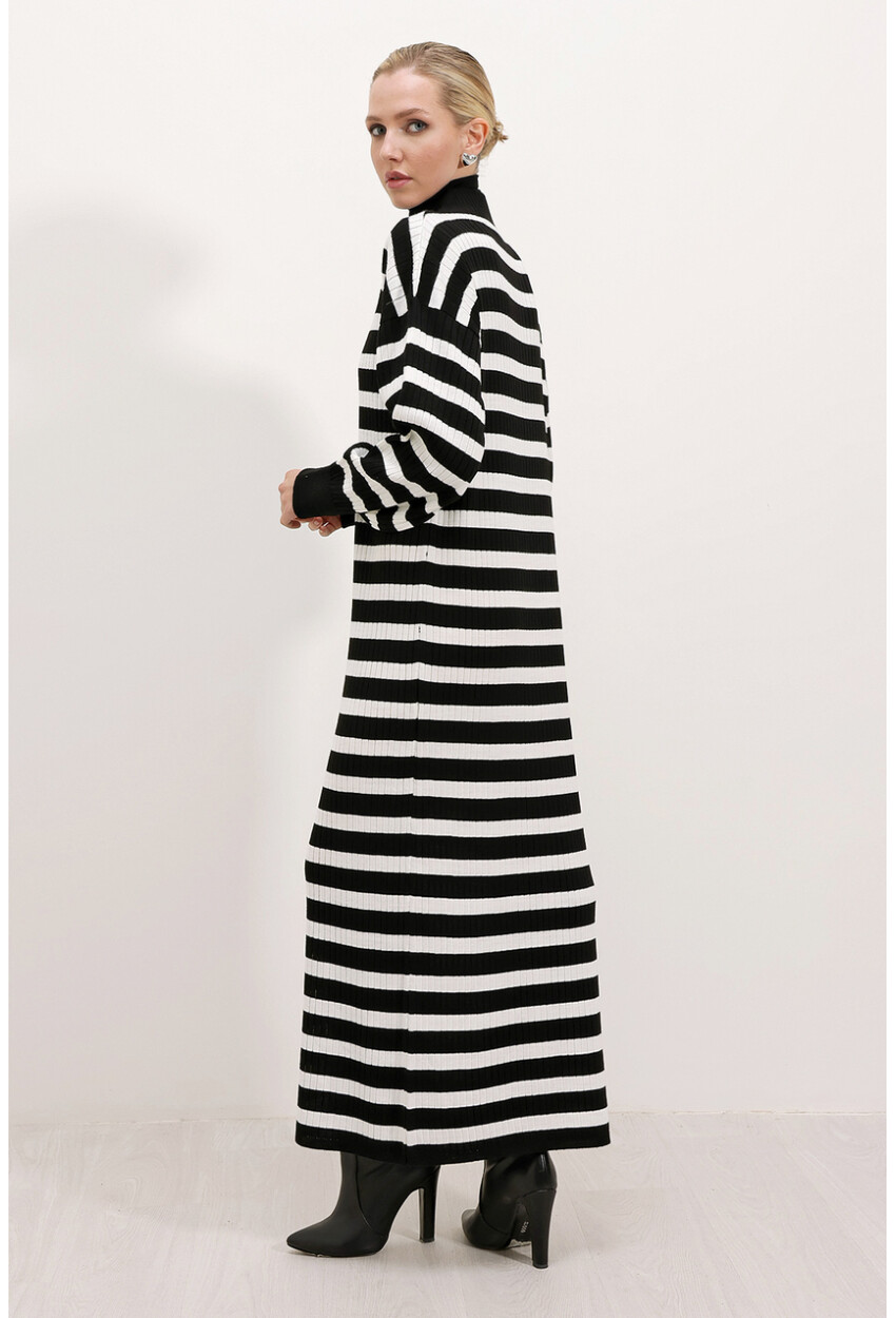 15839 Full-Length Knit Dress