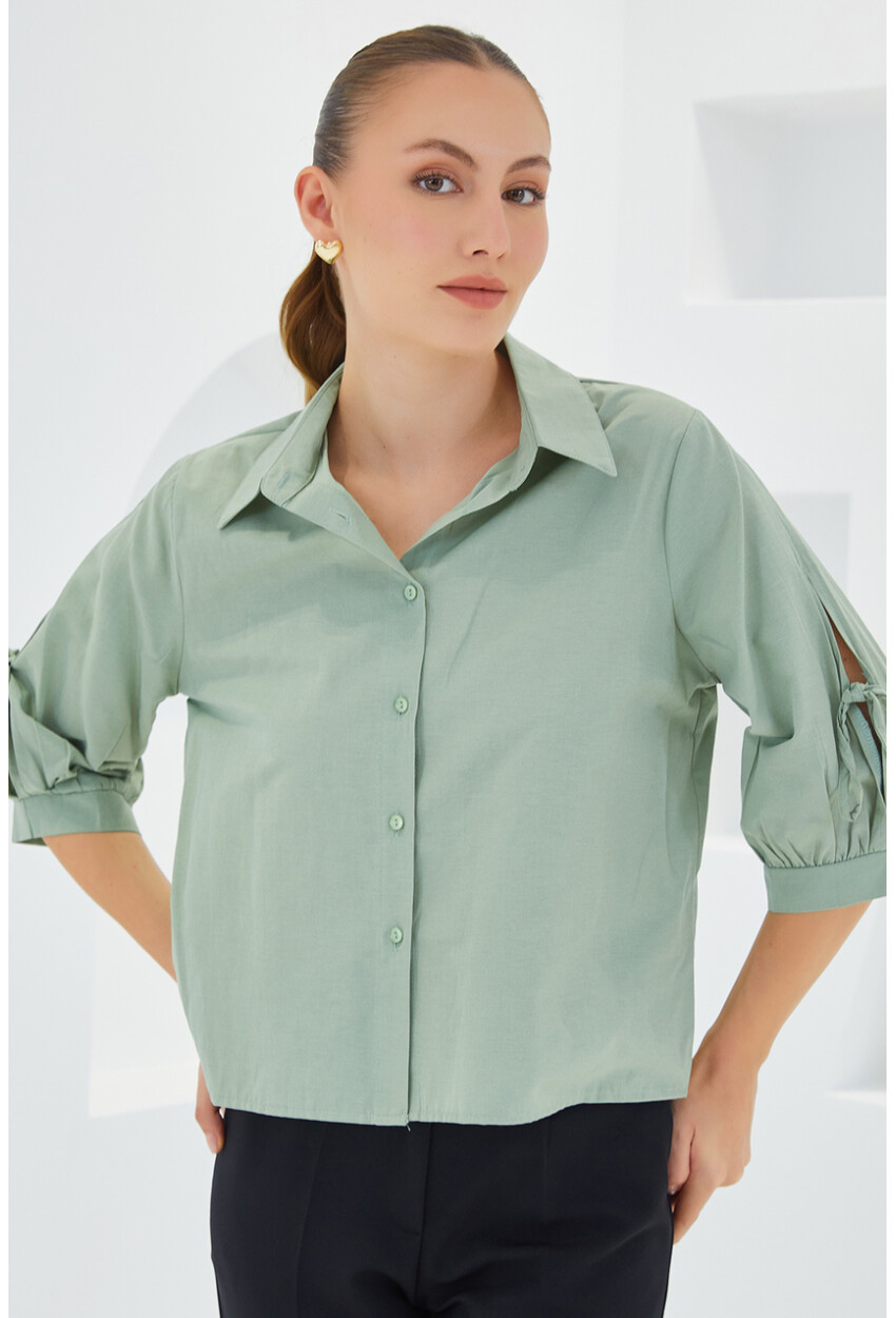 20246 Cropped Shirt With Sleeve Detail