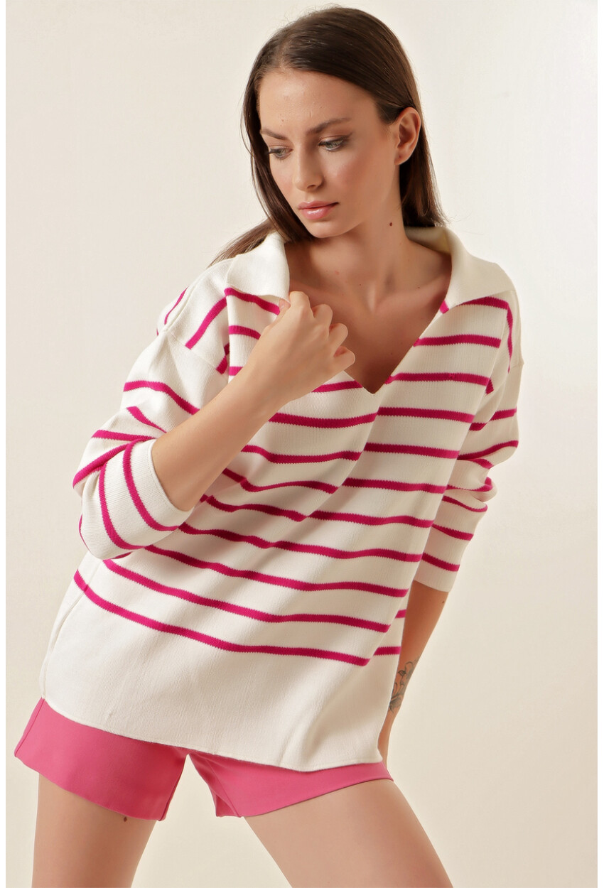 15778 Striped Oversized Knit Sweater