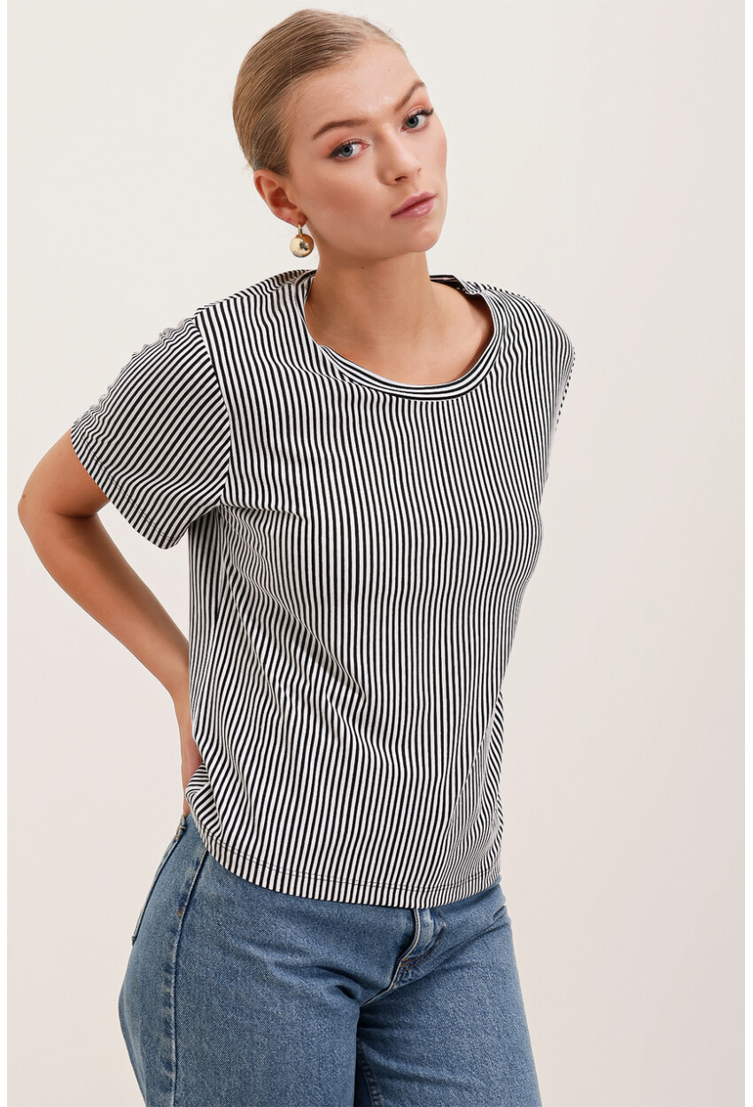 4313 Striped Basic T-Shirt